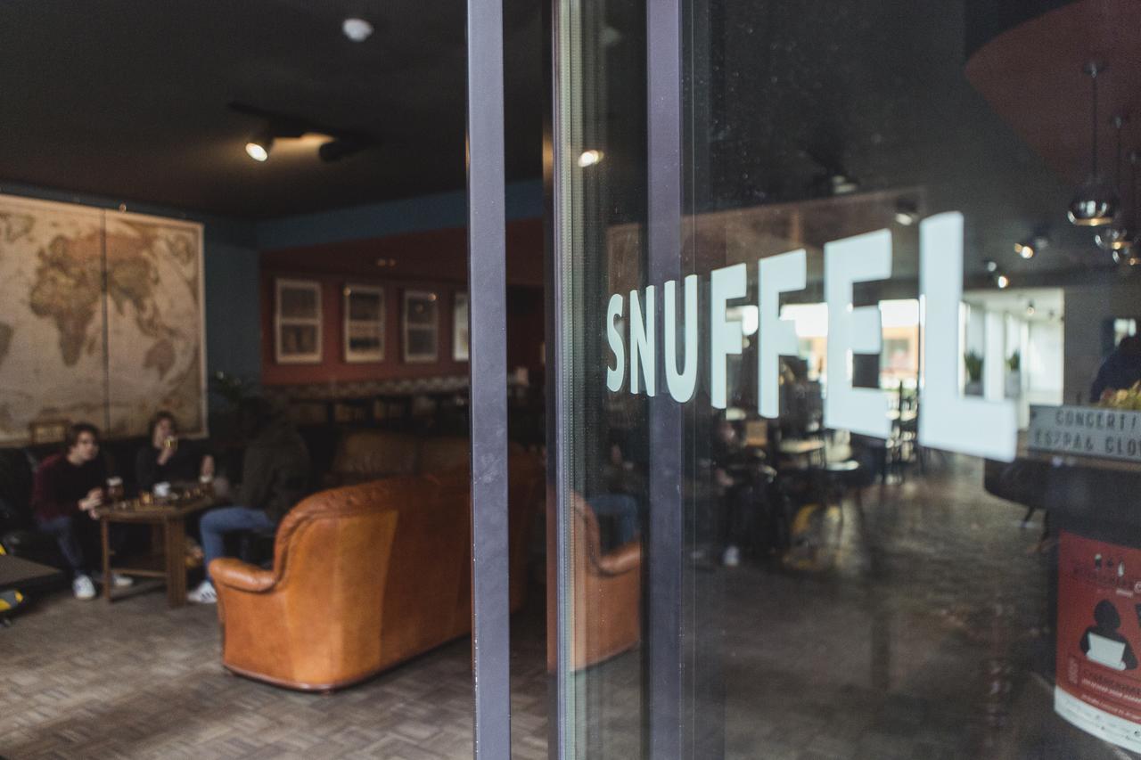 Snuffel Youth * Brujas